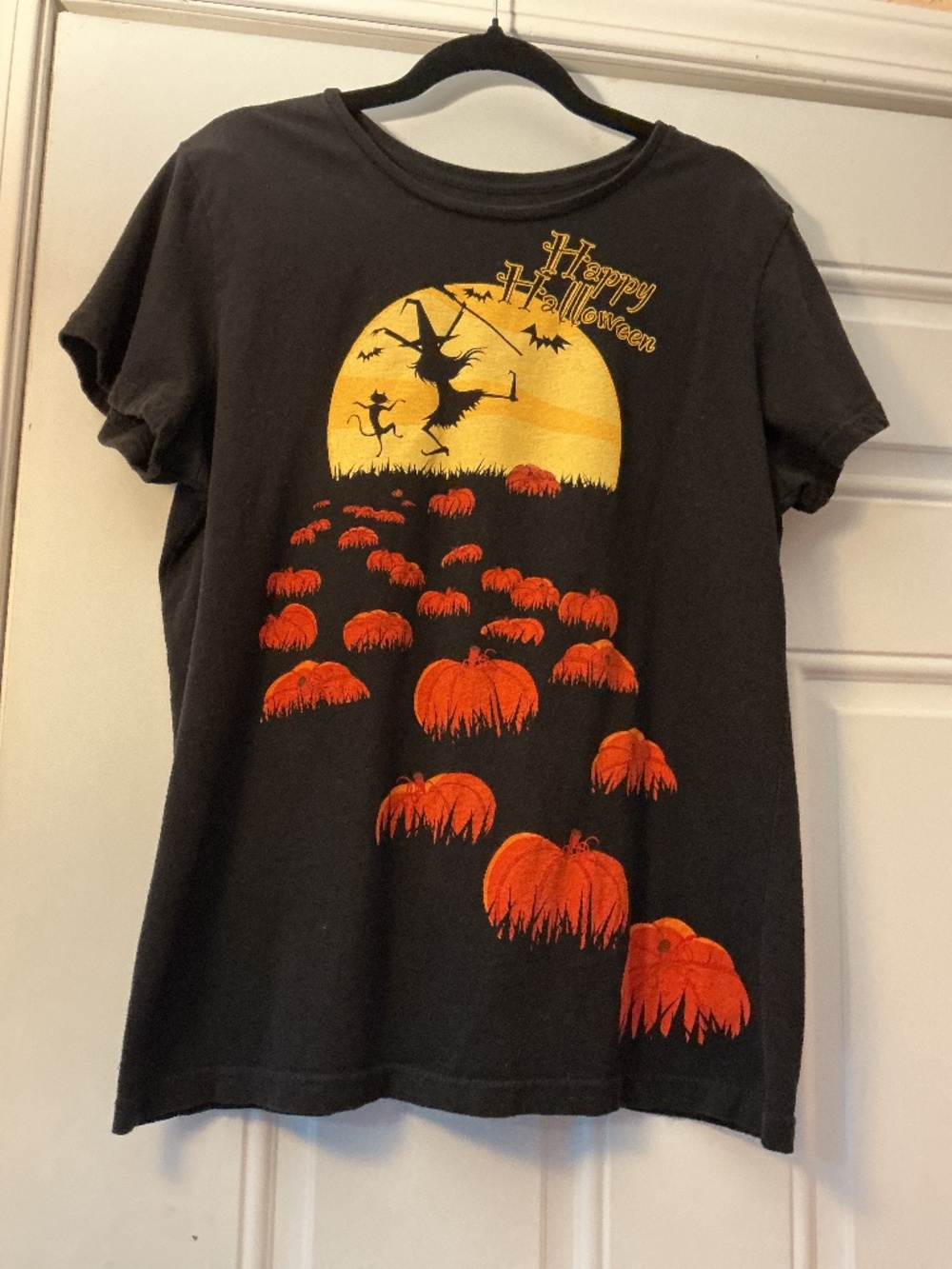 Black Halloween Witch & Pumpkins Bats Cat Graphic Tee 🎃🧙‍♀️🐈‍⬛🦇